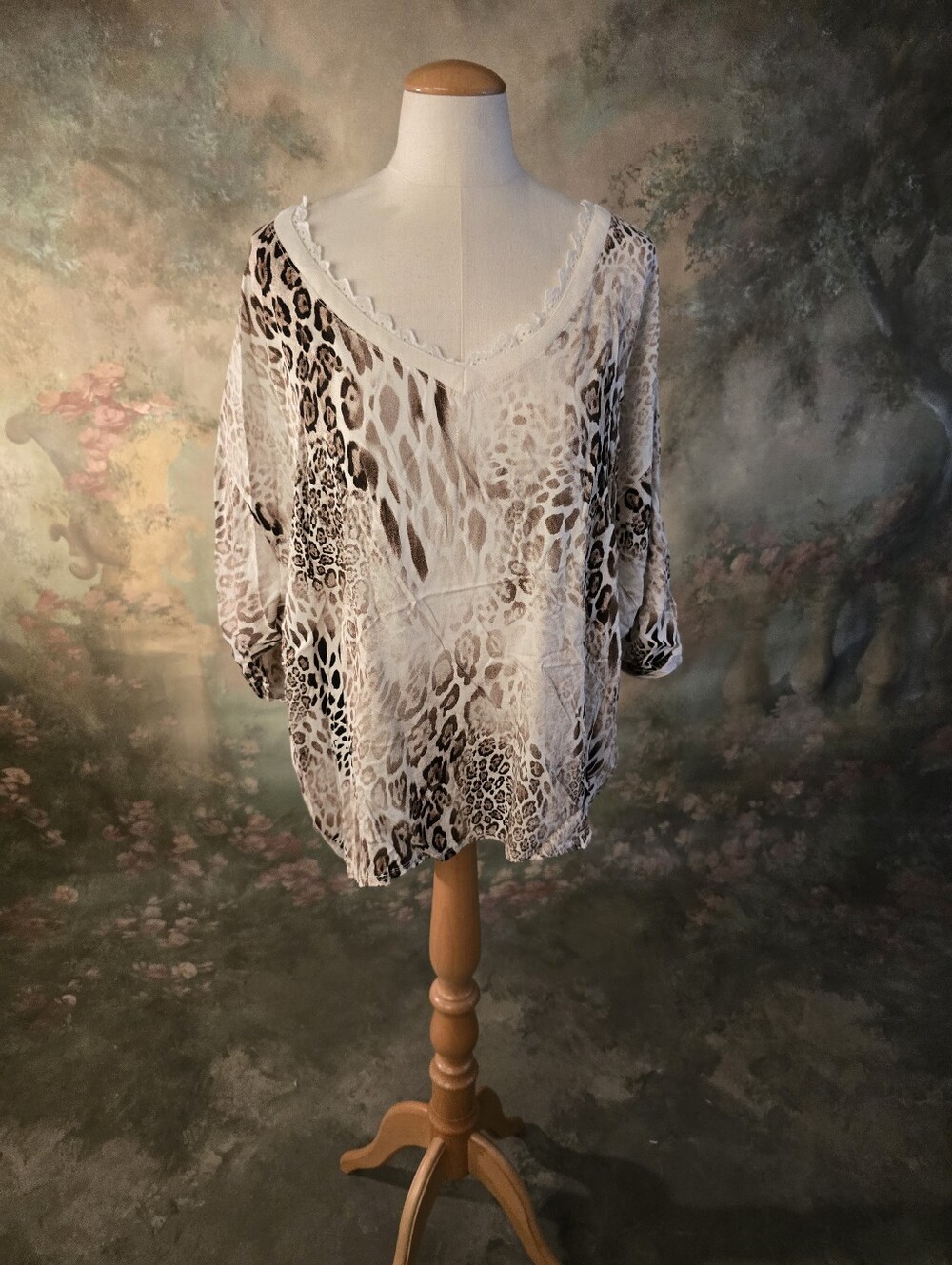 Gigi Moda Vneck Leopard Print Kaftan Blouse S